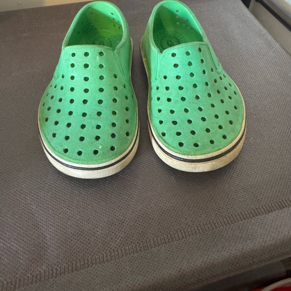 Native toddler Green Slip-On Shoes